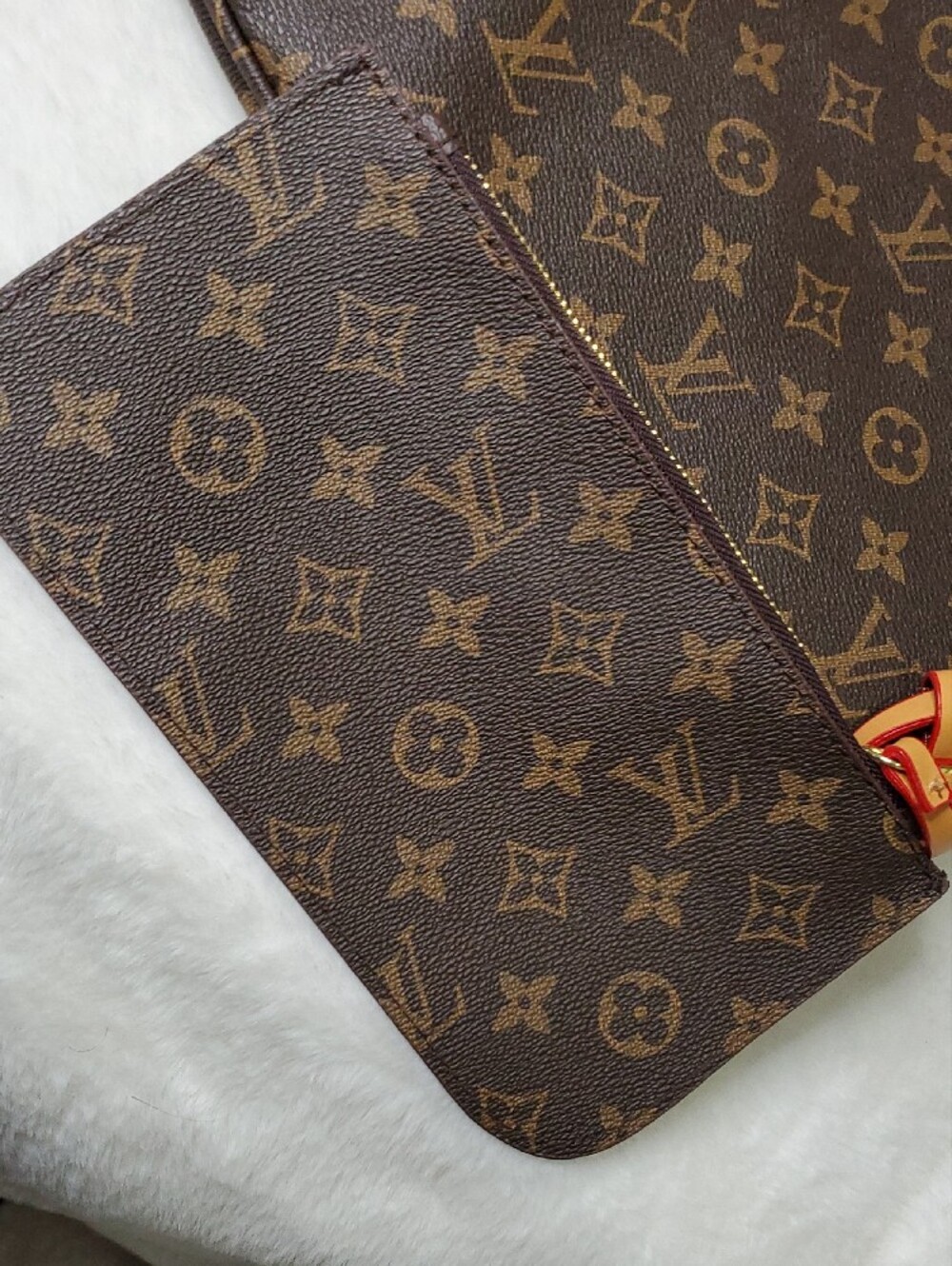 New Fashion* Bag Brown Monogram Canvas Tote with Tan Trim and Pouch - Picture 5 of 13